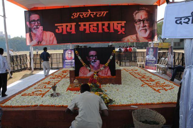 Makeshift Bal Thackeray memorial to go