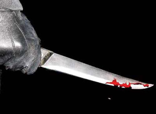 Student stabbed for mistakenly kicking co-passenger