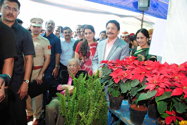 Attend: Flower show at Marine Drive