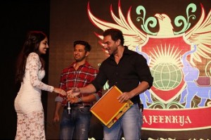 From L-R) Sohail Khan and Vatsal Sheth with student at DY Patil International School Annual show Being Human