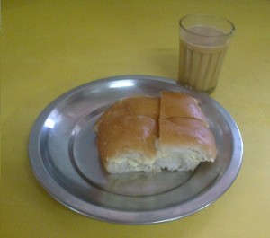 Irani Chai n Bun Maska, Cafe Colony