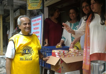 An angel in white clothing for cancer patients in Mumbai